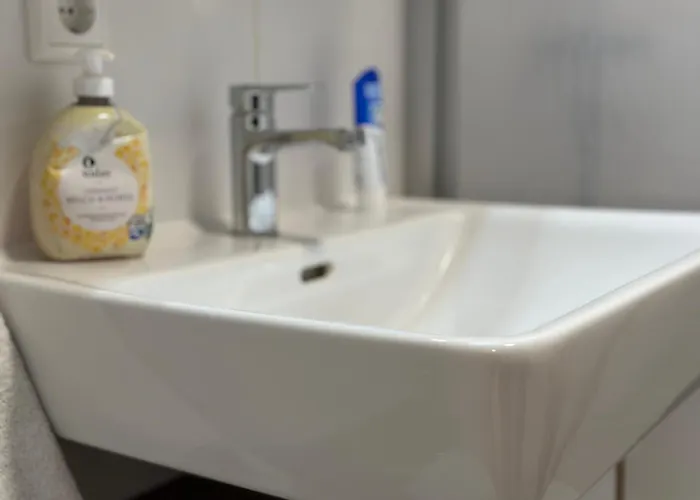 Near Main Train Station * Λιντς